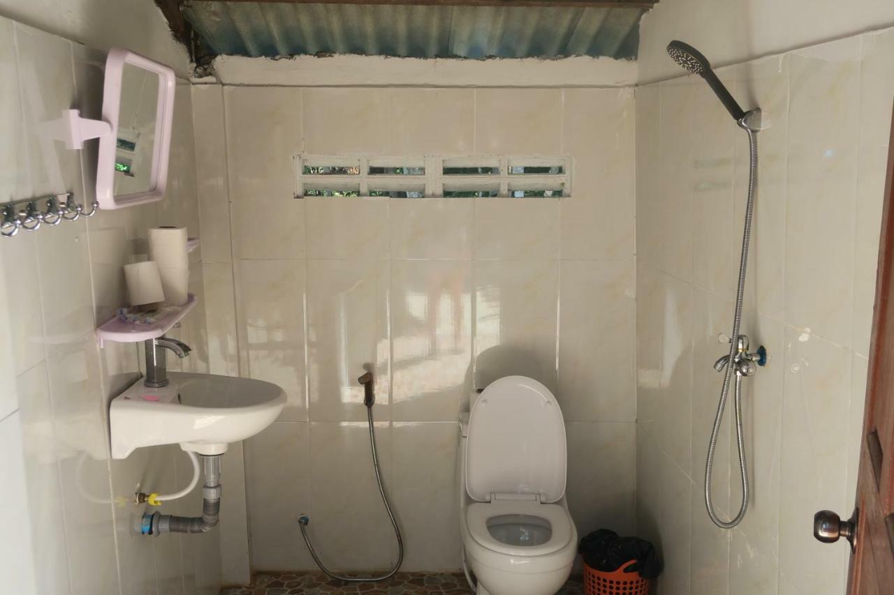 Coconutbeach Bungalows Derm Tkov Village Room photo
